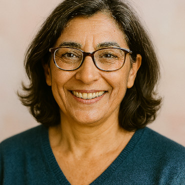 Responsable éducatif utilisant CampusTV pour informer les apprenants